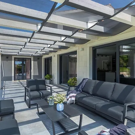 Holiday home Tre Olive *